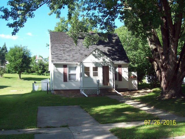 106 Towne St, Morrison, IL 61270 photo 1