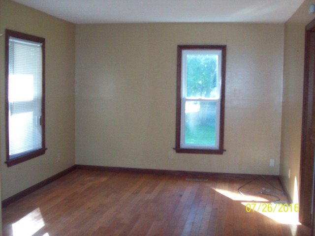 106 Towne St, Morrison, IL 61270 photo 2