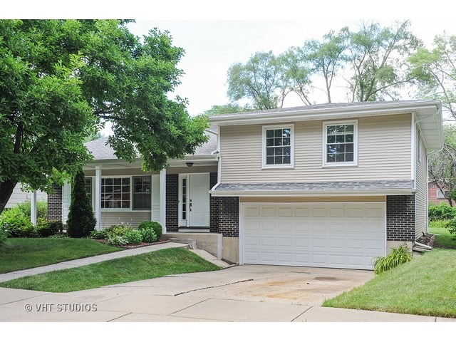 1756 E Corktree Ln, Mount Prospect, IL 60056 photo 1