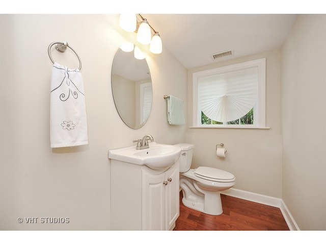 1756 E Corktree Ln, Mount Prospect, IL 60056 photo 16