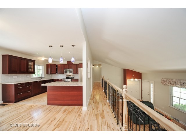 1756 E Corktree Ln, Mount Prospect, IL 60056 photo 6