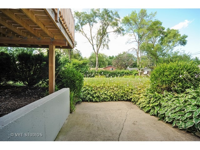 1756 E Corktree Ln, Mount Prospect, IL 60056 photo 19
