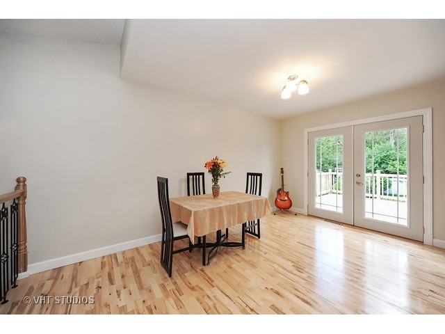 1756 E Corktree Ln, Mount Prospect, IL 60056 photo 8