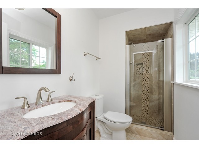 1756 E Corktree Ln, Mount Prospect, IL 60056 photo 15