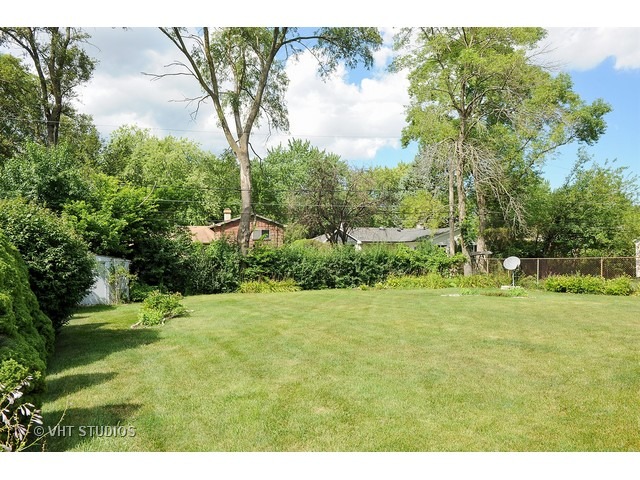 1756 E Corktree Ln, Mount Prospect, IL 60056 photo 21