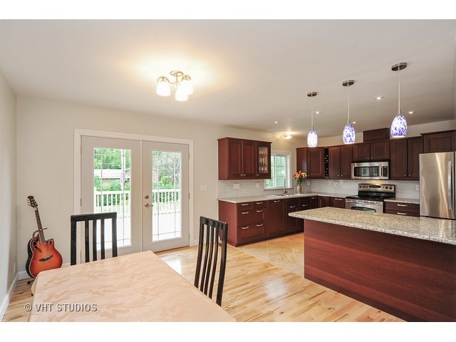 1756 E Corktree Ln, Mount Prospect, IL 60056 photo 7