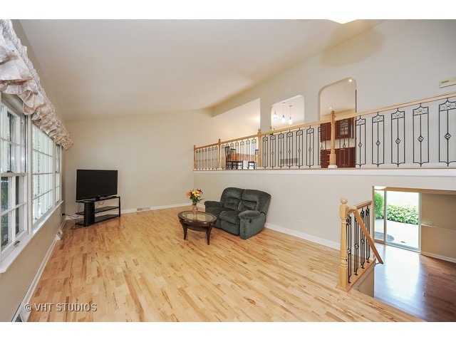 1756 E Corktree Ln, Mount Prospect, IL 60056 photo 22