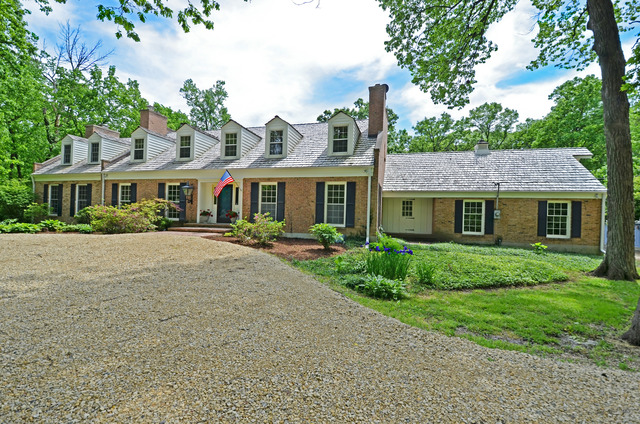 33 W599 Mare Barn Ln, Wayne, IL 60184 photo 1