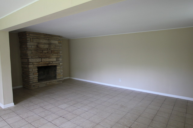 911 S River Rd, Mchenry, IL 60051 photo 14