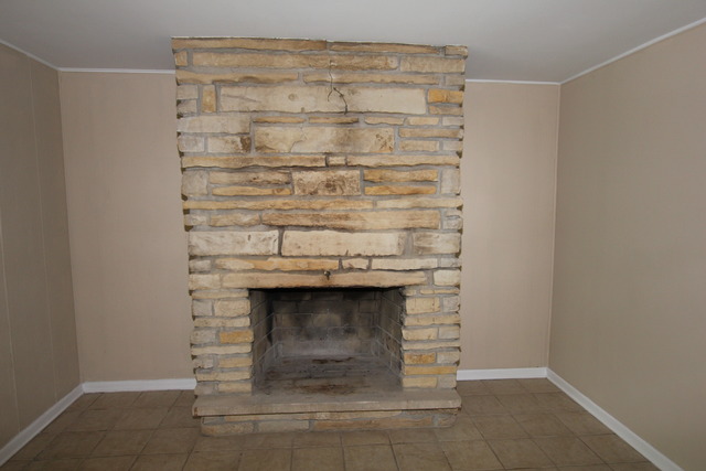 911 S River Rd, Mchenry, IL 60051 photo 11