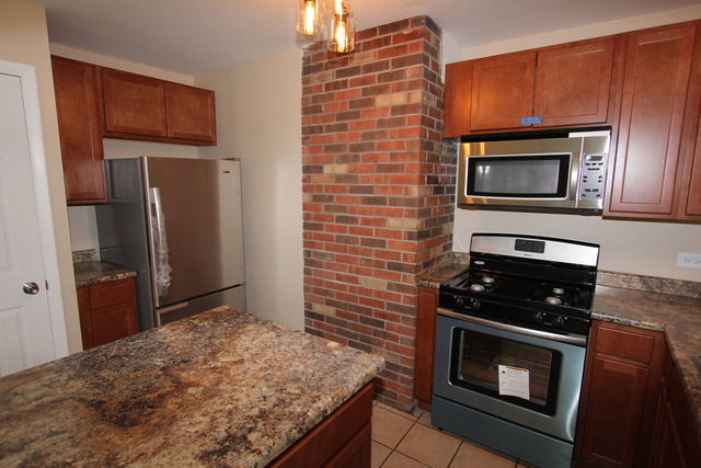 911 S River Rd, Mchenry, IL 60051 photo 5