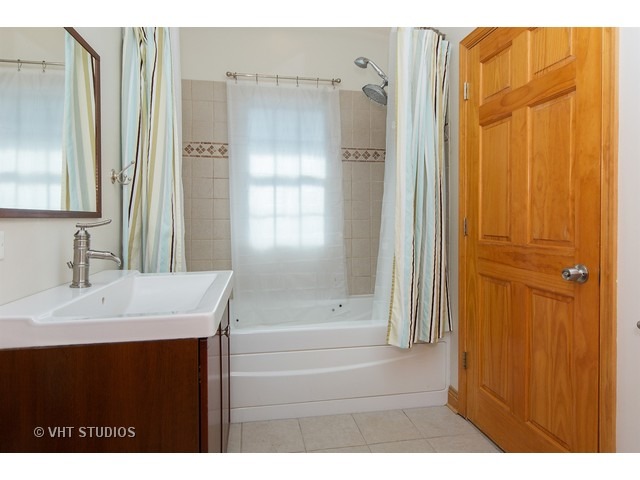 110 E 7th St, Lockport, IL 60441 photo 9