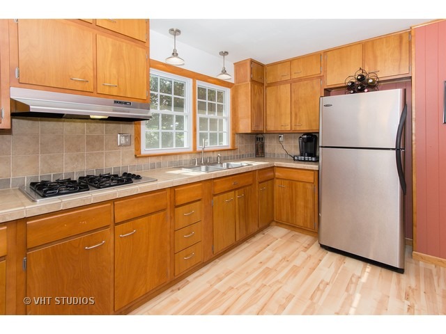 110 E 7th St, Lockport, IL 60441 photo 4
