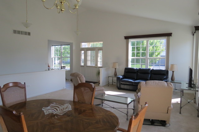 992 Oak Ridge Blvd, Elgin, IL 60120 photo 11