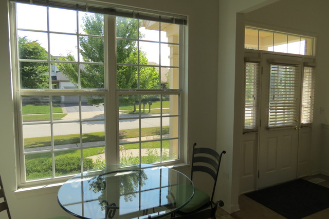 992 Oak Ridge Blvd, Elgin, IL 60120 photo 4
