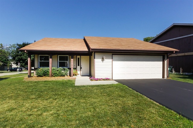 1948 Crescent Ct, Hoffman Estates, IL 60169 photo 1