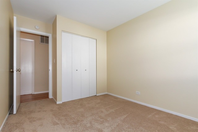 1948 Crescent Ct, Hoffman Estates, IL 60169 photo 16