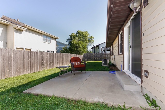 1948 Crescent Ct, Hoffman Estates, IL 60169 photo 19