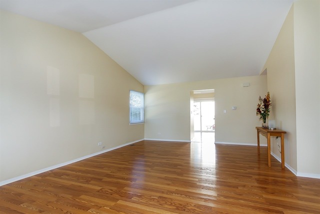 1948 Crescent Ct, Hoffman Estates, IL 60169 photo 5