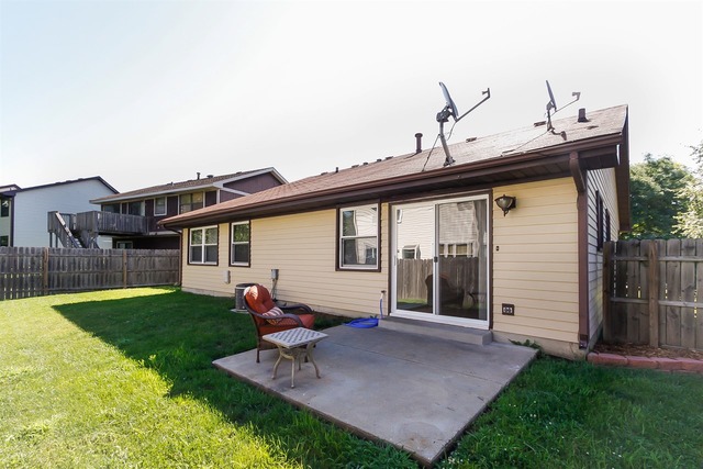 1948 Crescent Ct, Hoffman Estates, IL 60169 photo 21