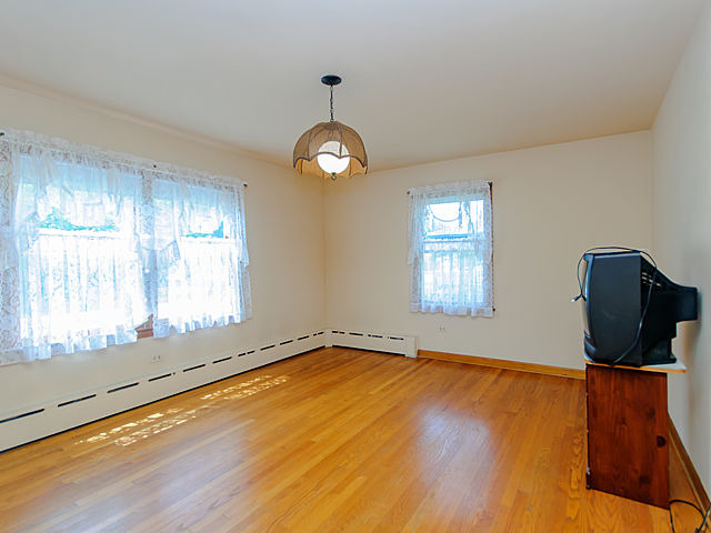 75 Mckinley Ave, Steger, IL 60475 photo 7