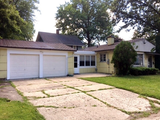 606 E Morgan St, Dixon, IL 61021 photo 2