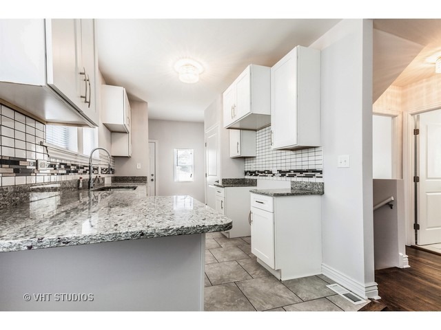8938 S Lowe Ave, Chicago, IL 60620 photo 4