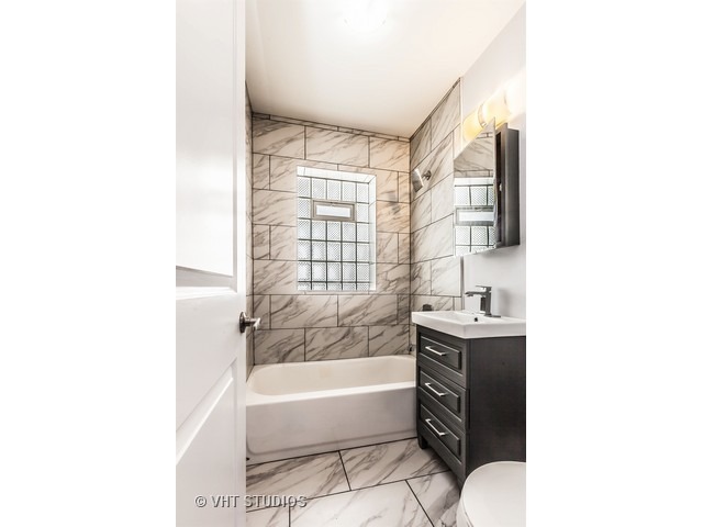 8938 S Lowe Ave, Chicago, IL 60620 photo 13