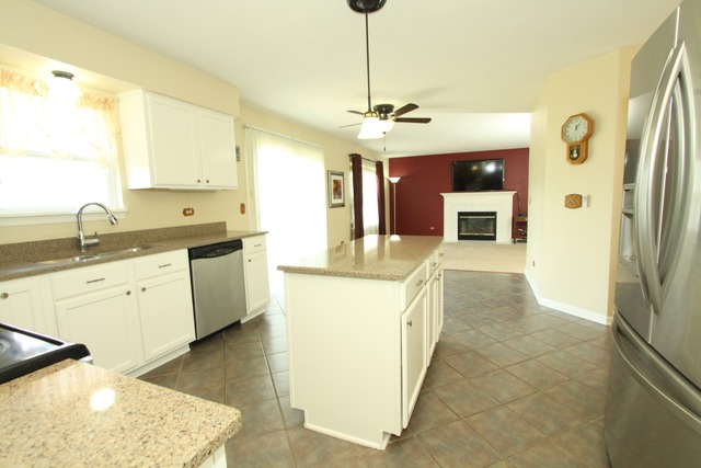 5213 Kingsbury Estates Dr, Plainfield, IL 60586 photo 5