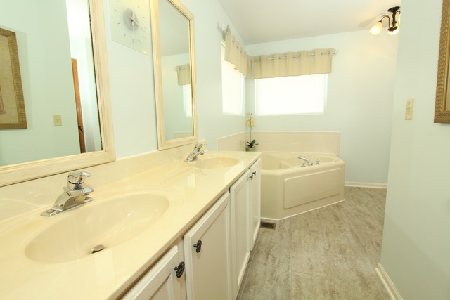 5213 Kingsbury Estates Dr, Plainfield, IL 60586 photo 11