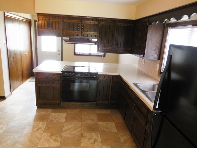 328 E Florence St, Oglesby, IL 61348 photo 4