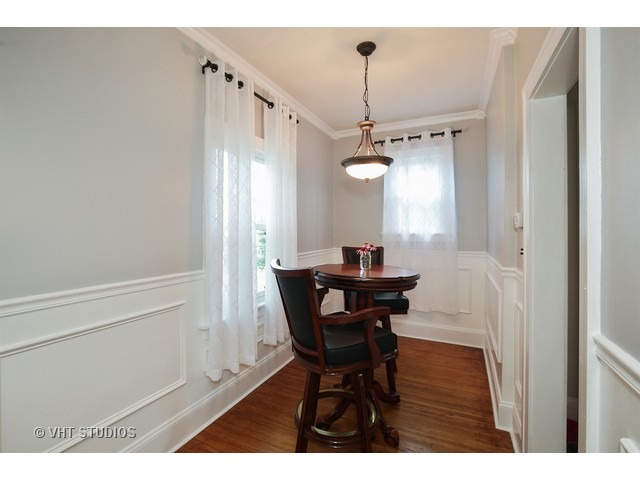 657 Grand Ave, Elgin, IL 60120 photo 3