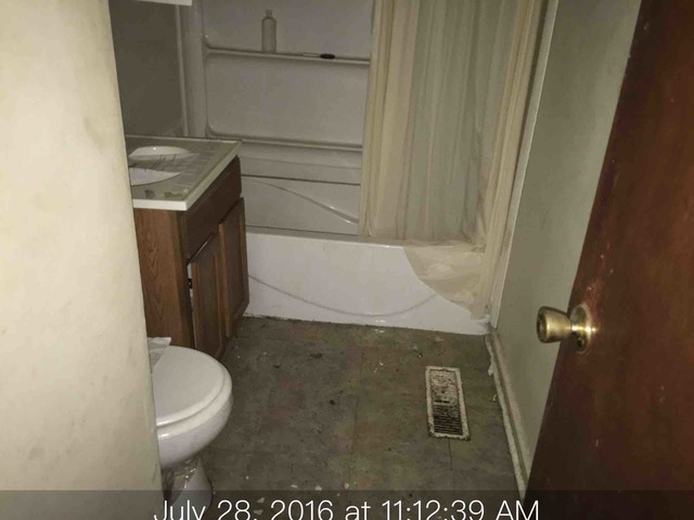 15616 Vine Ave, Harvey, IL 60426 photo 6