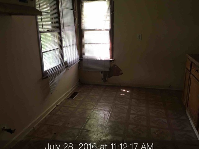 15616 Vine Ave, Harvey, IL 60426 photo 4