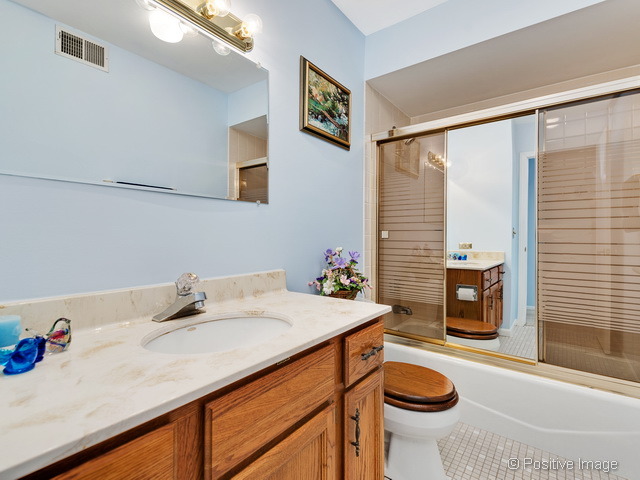 205 Windsor Ln #C, Willowbrook, IL 60527 photo 17