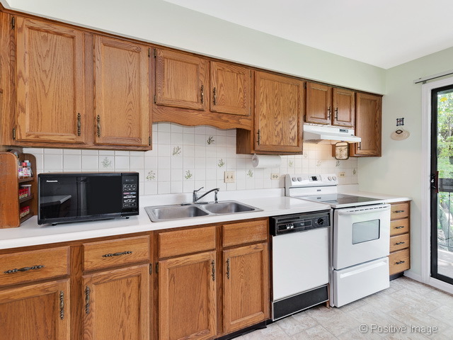 205 Windsor Ln #C, Willowbrook, IL 60527 photo 9