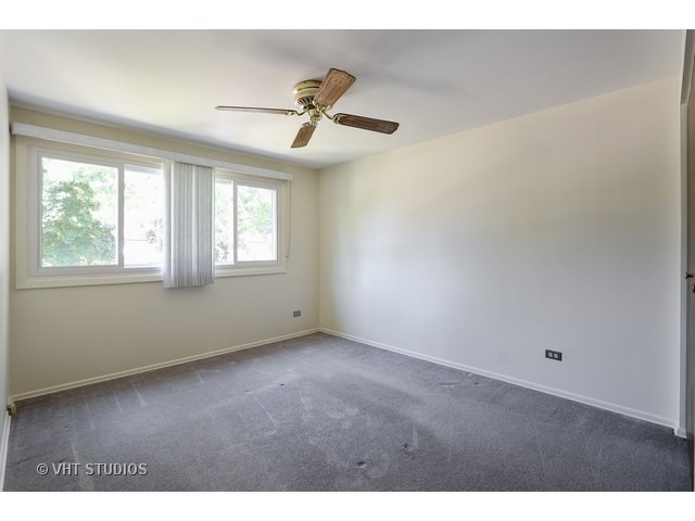 717 Lakeside Cir Dr, Wheeling, IL 60090 photo 8