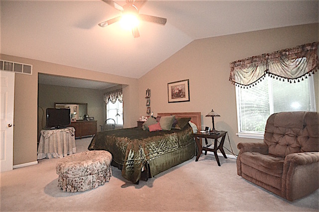 897 Paddock Dr, Carol Stream, IL 60188 photo 14
