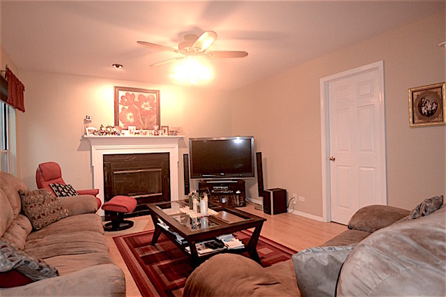 897 Paddock Dr, Carol Stream, IL 60188 photo 6