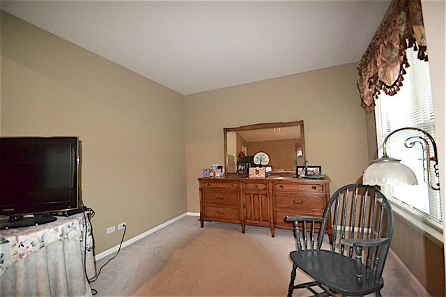 897 Paddock Dr, Carol Stream, IL 60188 photo 16