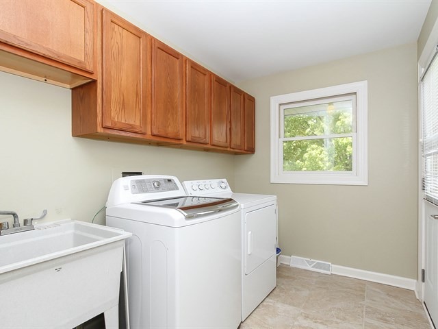 38 W656 Hopps Rd, Elgin, IL 60124 photo 13