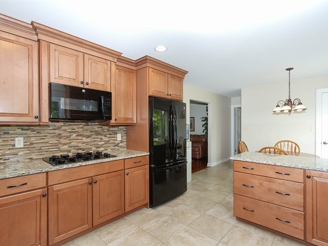 38 W656 Hopps Rd, Elgin, IL 60124 photo 7