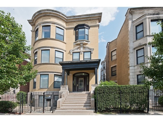 420 E 46th St #4, Chicago, IL 60653 photo 1