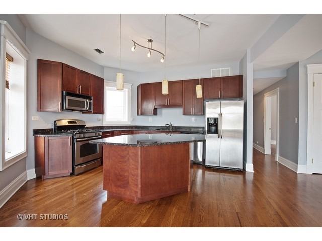 420 E 46th St #4, Chicago, IL 60653 photo 4