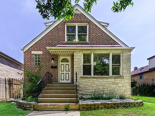 2425 N Austin Ave, Chicago, IL 60639 photo 1
