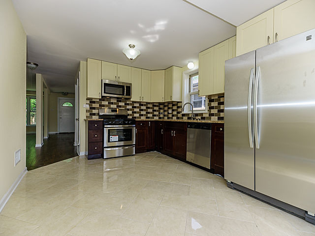 2425 N Austin Ave, Chicago, IL 60639 photo 5
