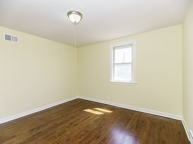 2425 N Austin Ave, Chicago, IL 60639 photo 14