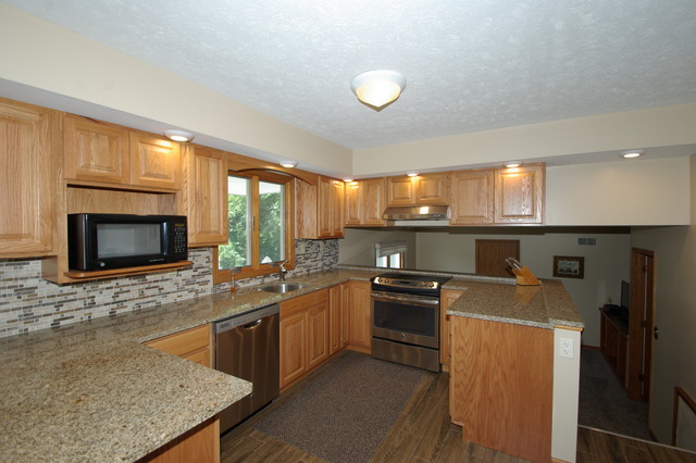 6985 W Gate Rd, Roscoe, IL 61073 photo 2