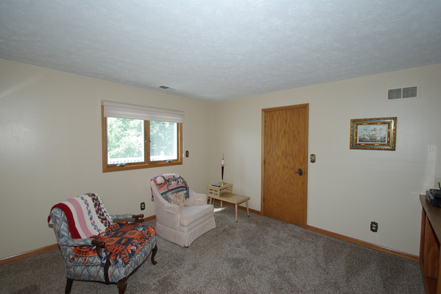6985 W Gate Rd, Roscoe, IL 61073 photo 10
