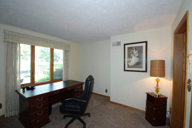 6985 W Gate Rd, Roscoe, IL 61073 photo 11